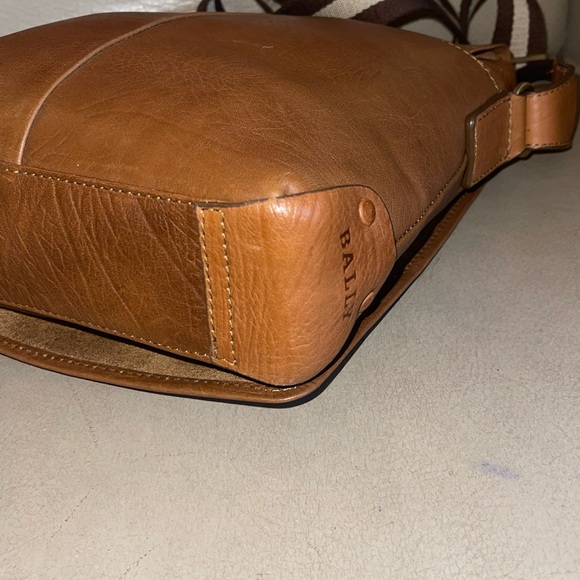 Auth Bally Nubuck leather interior,durable leather exterior messenger bag Unisex - Picture 5 of 11